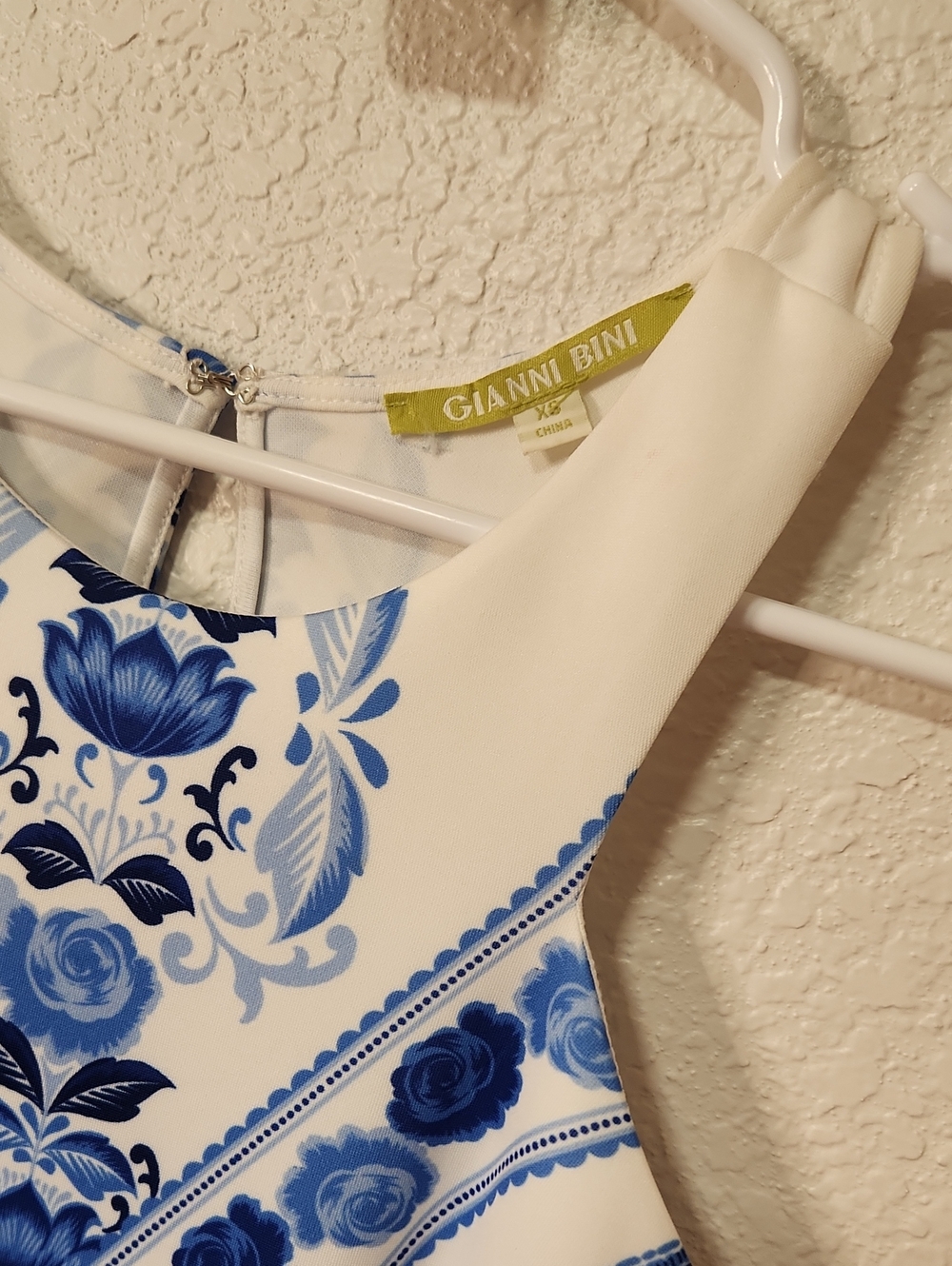 275.Gianni Bini White & Blue Floral Halter Mini Dress - Picture 3 of 5